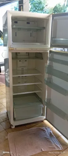 Vendo geladeira 