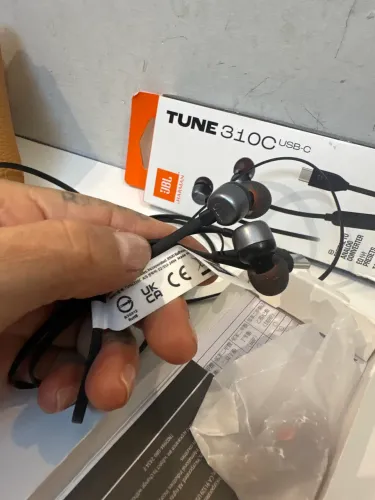 Fone de ouvido JBL Novo