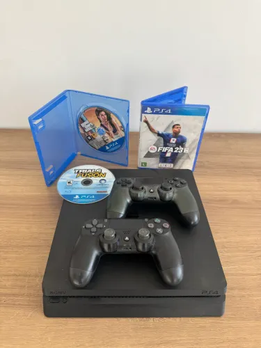 Ps4 slim 1TB + 2 jogos