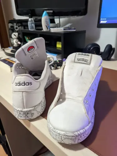 TÊNIS ADIDAS POKÉMON ADVANTAGE - NUM. 39