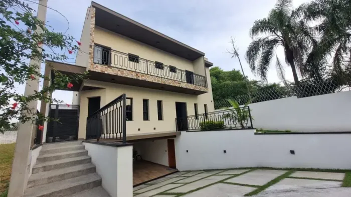 CASA ALTO PADRÃO NO QUIRIRIM COM VISTA PARA A SERRA