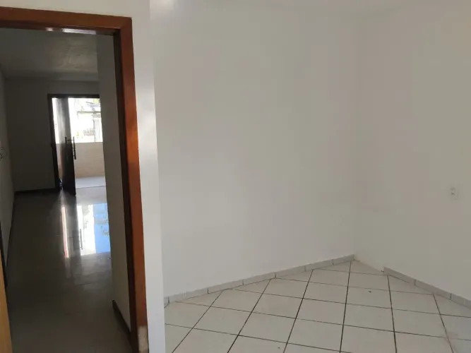 Alugo cômodo