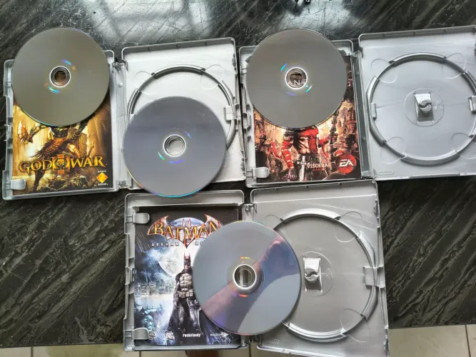 Jogos PS3 God of War 3, Dante's Inferno, Batman Arkham Asylum brinde PES
