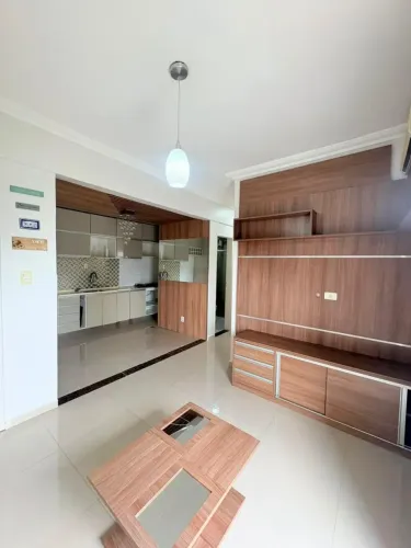 COND. RECANTO DAS LARANJEIRAS. ALUGO APARTAMENTO COM 2 QUARTOS, SALA PARA 2 AMIBENTES E 1
