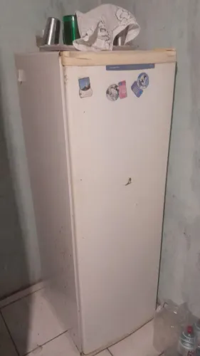 Vendo geladeira consul 240 litros