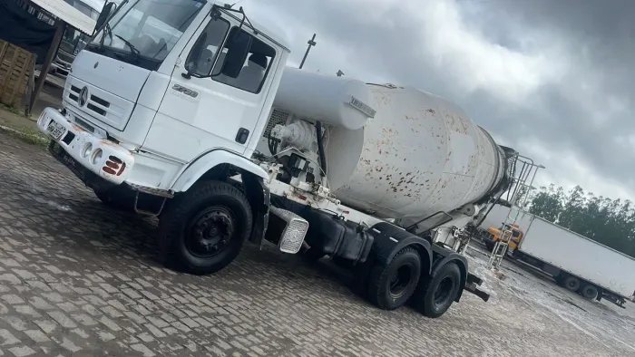 CAMINHAO M.BENZ/2726 B6X4