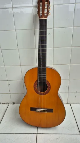 Violão yamaha