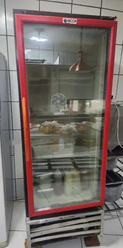 Expositor refrigerado vertical