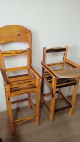 Cadeira de madeira infantil