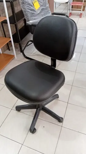 Cadeira giratória executiva courrissimo   