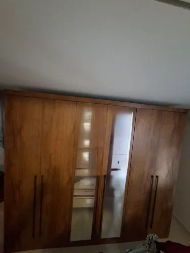 Guarda roupa casal 6 portas c/ espelho