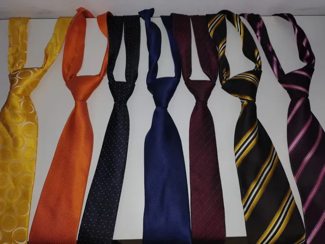 7 gravatas por 40 reais