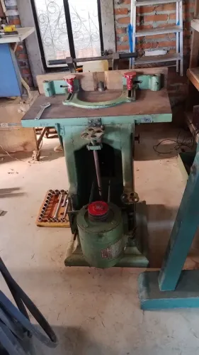 Tupia de bancada 220v em excelente conservação 