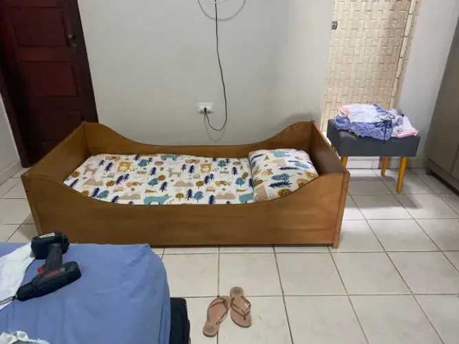 Cama Júnior Tok&Stok em Madeira Maciça + Colchão