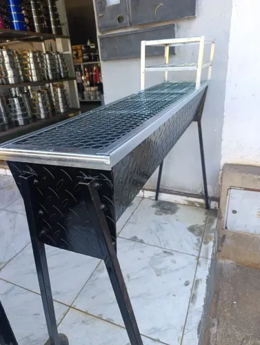 Churrasqueira pra espetinho