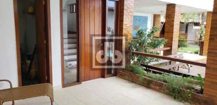 Casa em Condomínio - Triplex / Residencial / Camboinhas