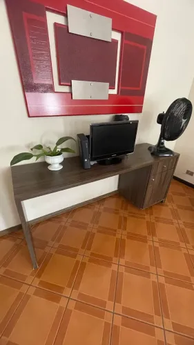 Balcão/ escrivaninha 