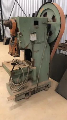 Prensa excêntrica  walviwag  profundidade 600 mm 18 tons