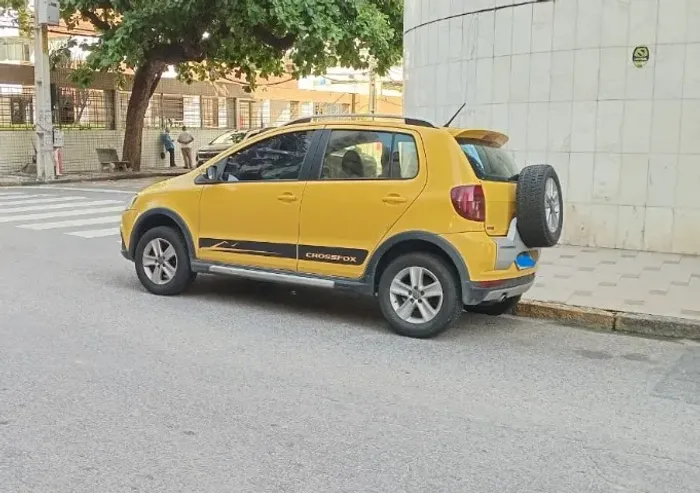 Volkswagen Crossfox 1.6 MI Total Flex 8V 5P 2011