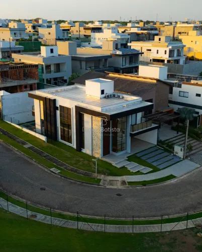 Casa disponível pra locação ou venda, terras Alphaville Ceará 1, esquina, área verde