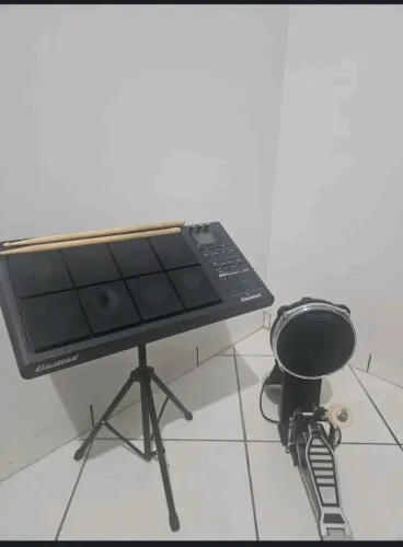 Vendo: Pad de bateria Okto-A, c/bumbo, suporte e bag