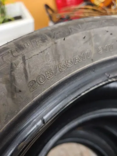 Pneus Bridgestone usados em ótimo estado 205/55/17