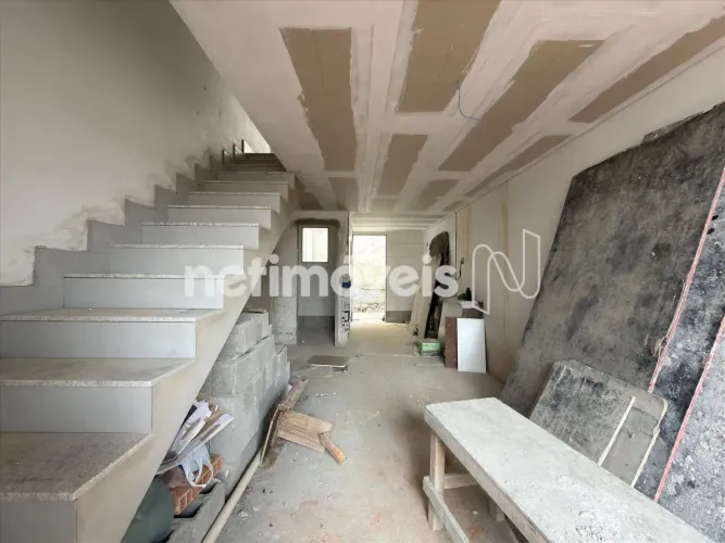 Casa de 2 quartos à venda no Itapoã com 83 m²; e alto padrão