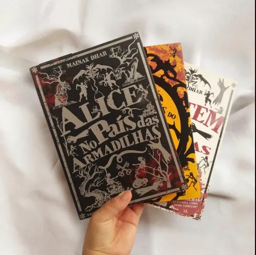 3 Livros da saga ?Alice no país das armadilhas?