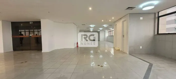 Andar corrido com área de 318m², 05 vagas de garagem, portaria física no funcionários, Bel