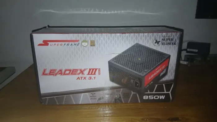Fonte 850w Superframe Leadex III