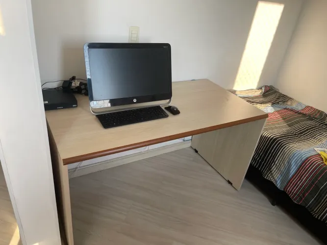 MESA DE COMPUTADOR  e ESCRITÓRIO 