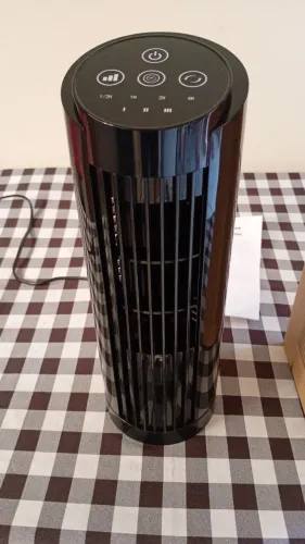 Mini ventilador de torre com controle remoto modelo TB-Y008K (127V)