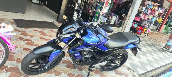 MOTO YAMAHA Fazer FZ15