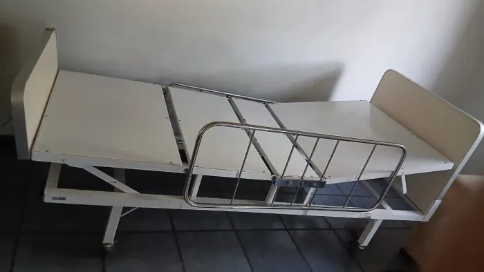 Vendo cama hospitalar manual