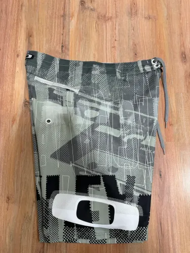 Bermuda Oakley original