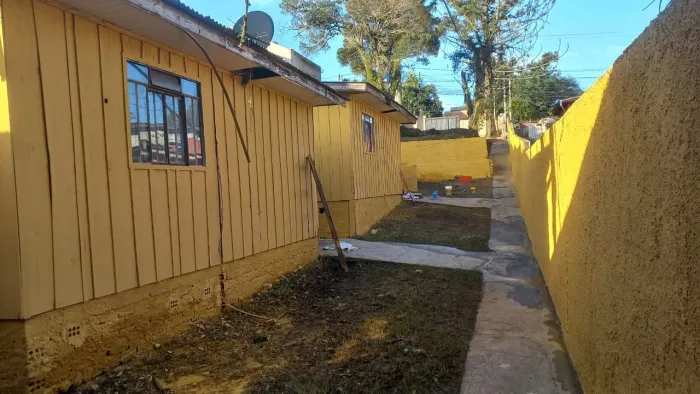 ALUGO CASA MADEIRA 2 QTS ALTO BOQUEIRÃO 1400,00 DIRETO COM DONO