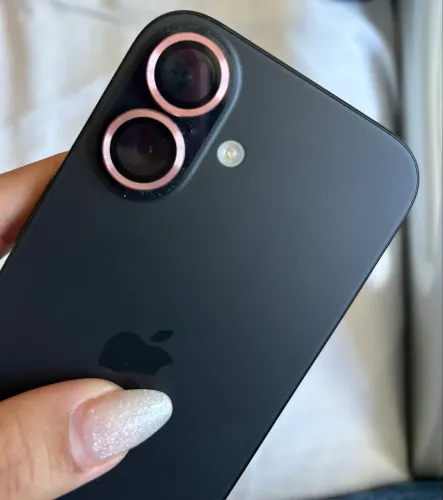 iPhone 16
