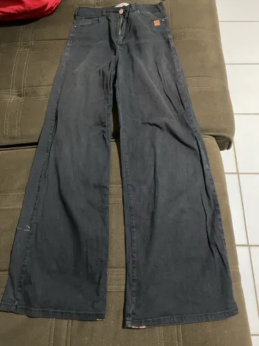 Calça preta wide leg