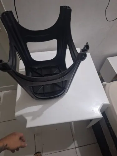 Mesa e cadeira de plástico 