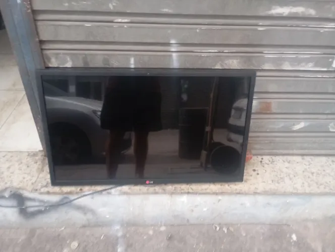 Vendo TV LG 32 polegadas 