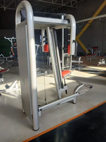 peck deck crucifixo