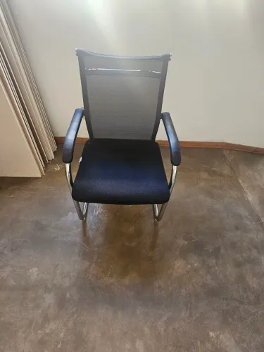 Cadeira de escritório R$150,00