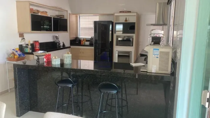 Casa de luxo em Campos do Conde Chambord, Tremembé-SP: 4 quartos, 1 suíte, 3 salas, 2 vaga