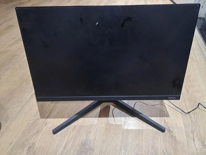 Olá, pessoal estou anunciado monitores que não uso mais