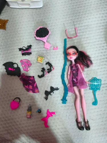 Draculaura Haunted +acessórios draculaura g3