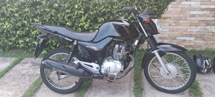 Vendo start 150 2015 revisão feita a poucos dias, km baixo