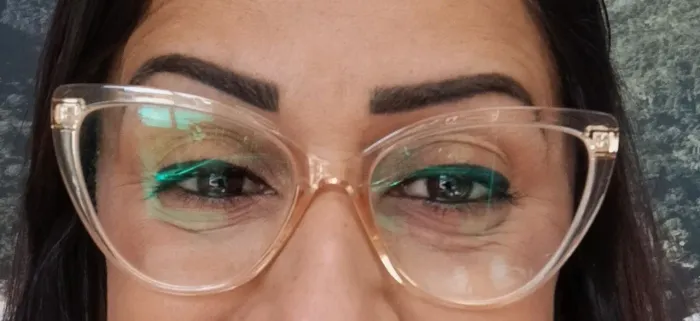 Óculos armação de gatinha nude. Óculos de ótica, lentes para perto 1,50+