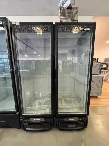 Freezer vertical 2 portas 950 litros Gelopar Novo