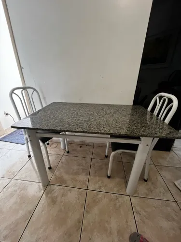 mesa de mámore (4 cadeiras)