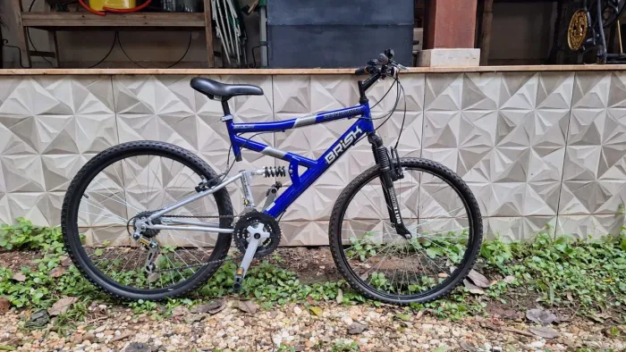 Bicicleta Brisk Full Suspension aro 26